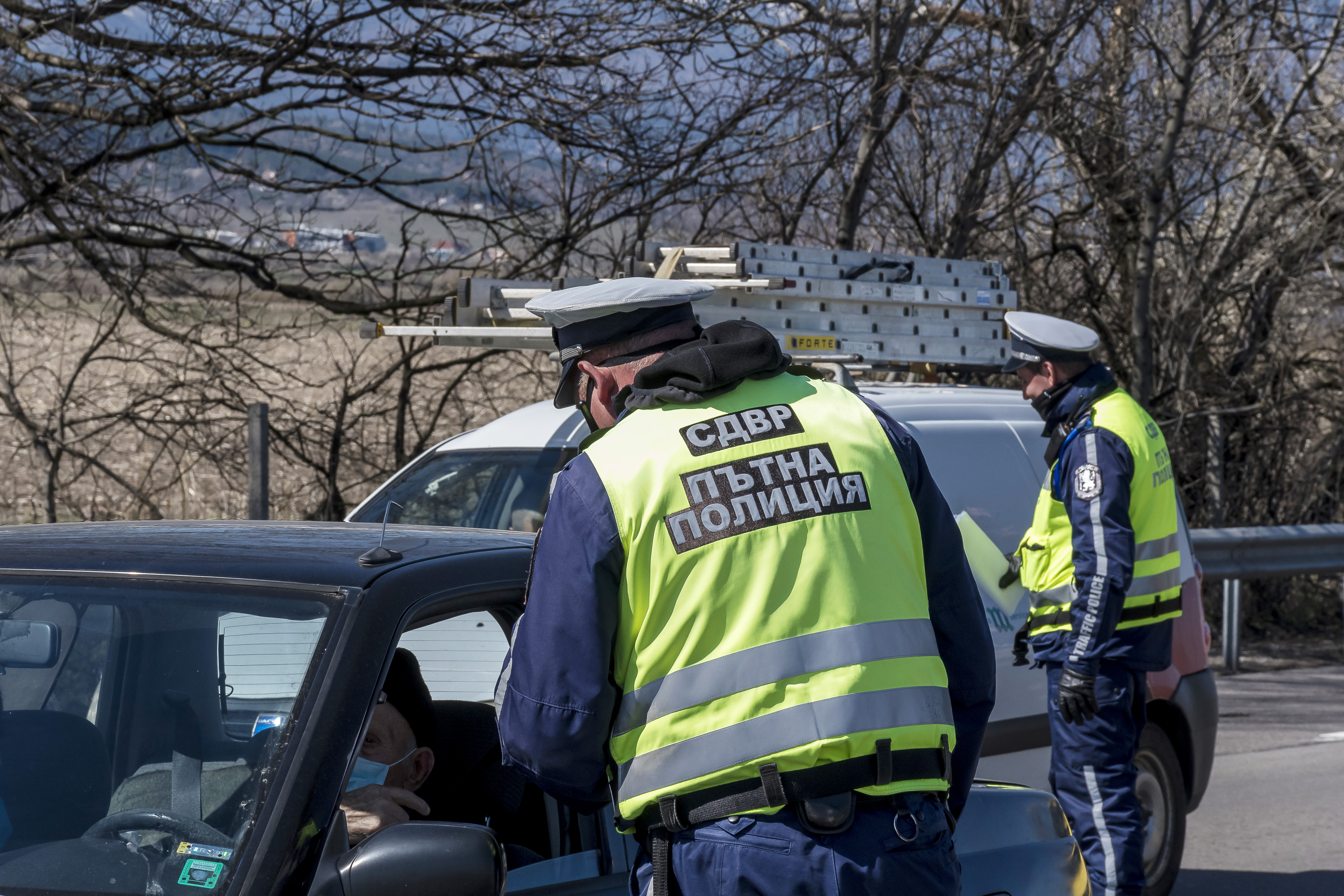 27 пияни и 9 дрогирани водачи хвана полицията за ден