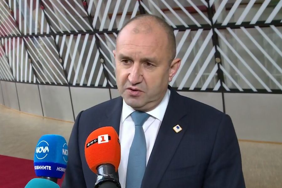Радев е подписал указа за спорните промени в Закона за предучилищното и училищното образование