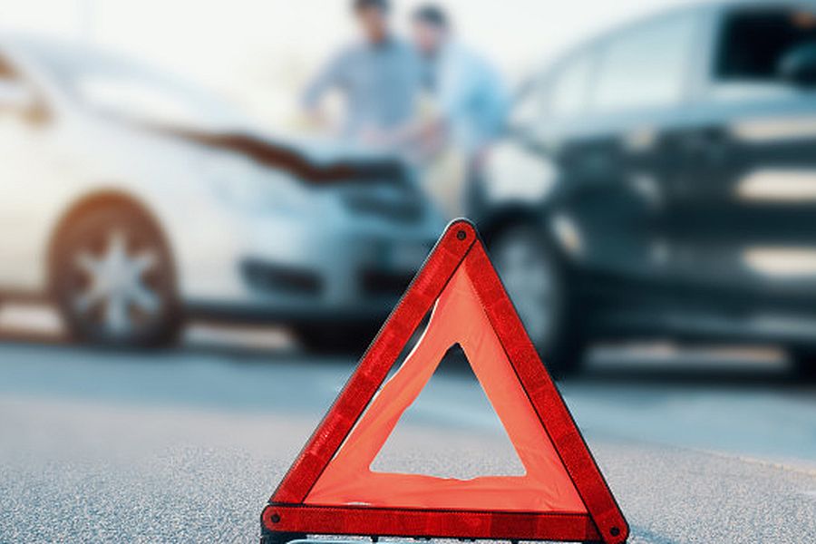 Тежка катастрофа между два автомобила взе жертва