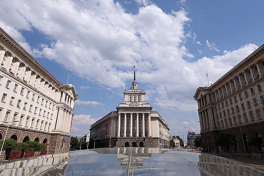 НС отново остана без председател, първото му заседание ще се проточи във втора седмица