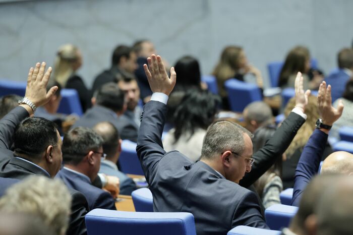 Десети опит: Отново неуспех при избора на парламентарен председател