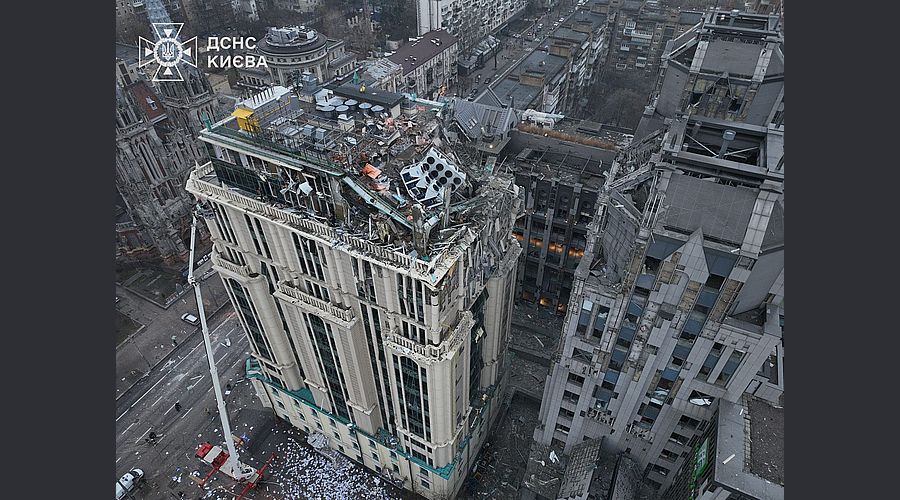 Жертва и ранени при руска ракетна атака по Киев, повредени са катедрала и шест посолства (ВИДЕО)