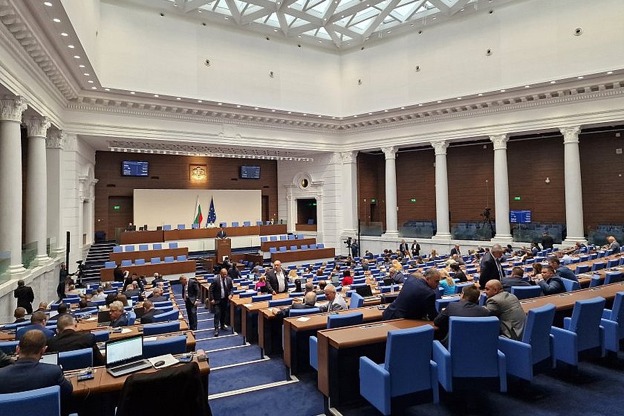 НС изслушва двама министри и председателя на ДАНС за заподозрения в саботаж кораб "Вежен"