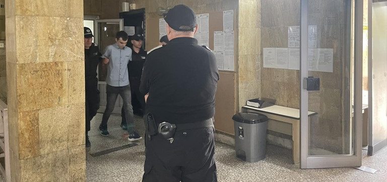 Шофьорът, причинил катастрофа с три жертви в Разград, е пуснат под домашен арест